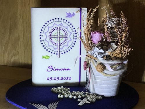 Gotteslob Einband * Modell Simona * Wollfilz cremeweiß * Bestickung violett * Strass