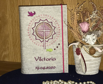 Gotteslob Einband * Modell Viktoria * Wollfilz hellgrau * Bestickung beere/rosé * Strass